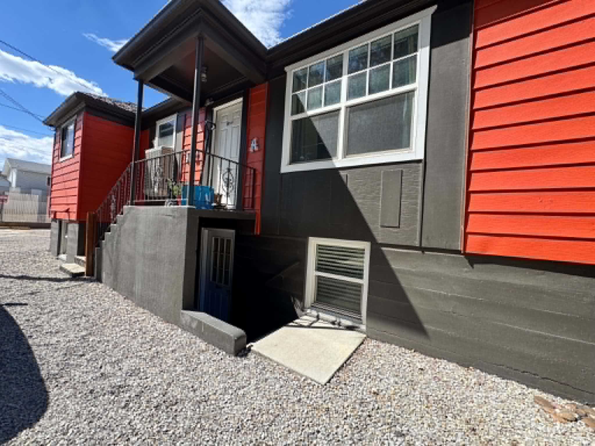 432 1/2 Elias Ave